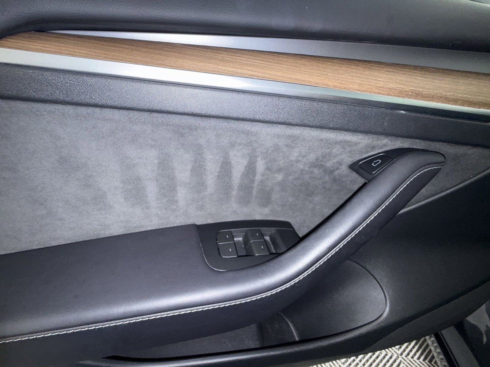 Used 2023 Tesla Model 3 Standard Range image 15