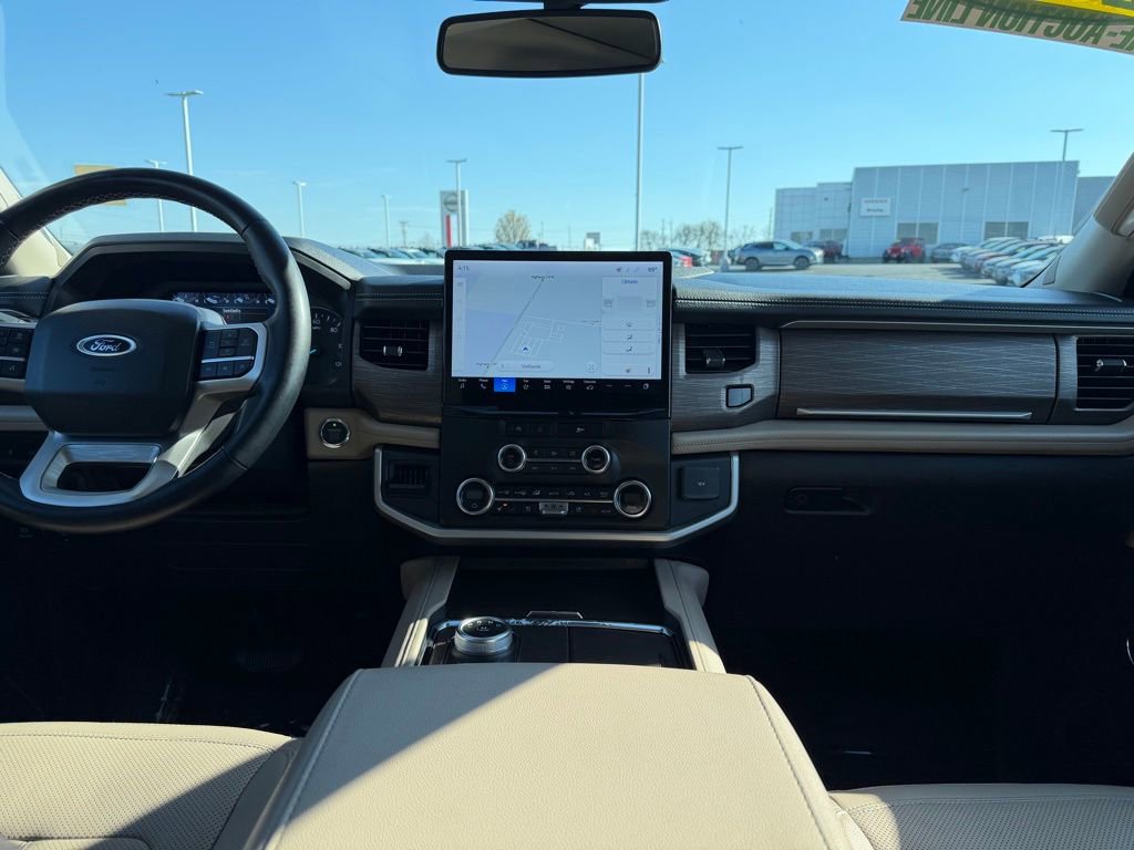 Used 2024 Ford Expedition Limited image 29