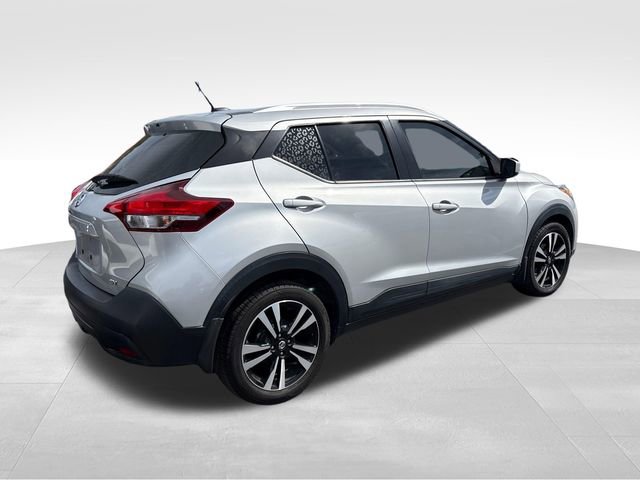 Used 2018 Nissan Kicks SV FWD image 3