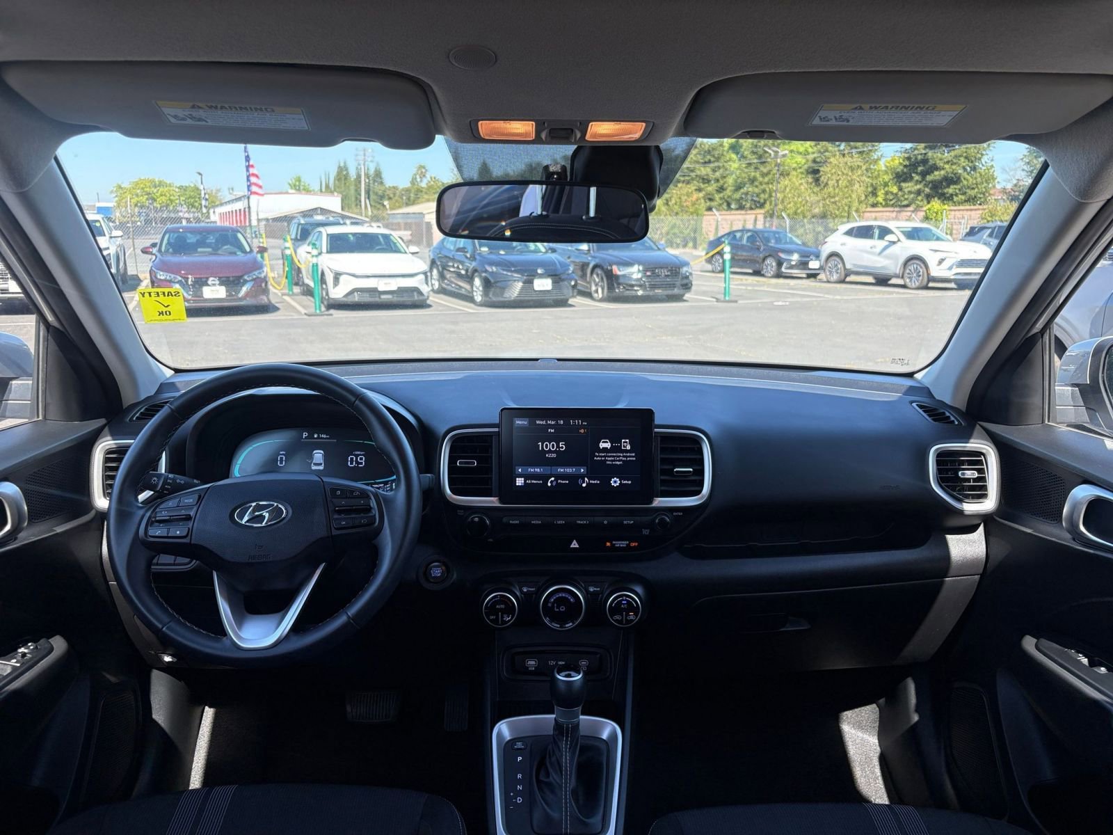 Used 2025 Hyundai Venue SEL image 32