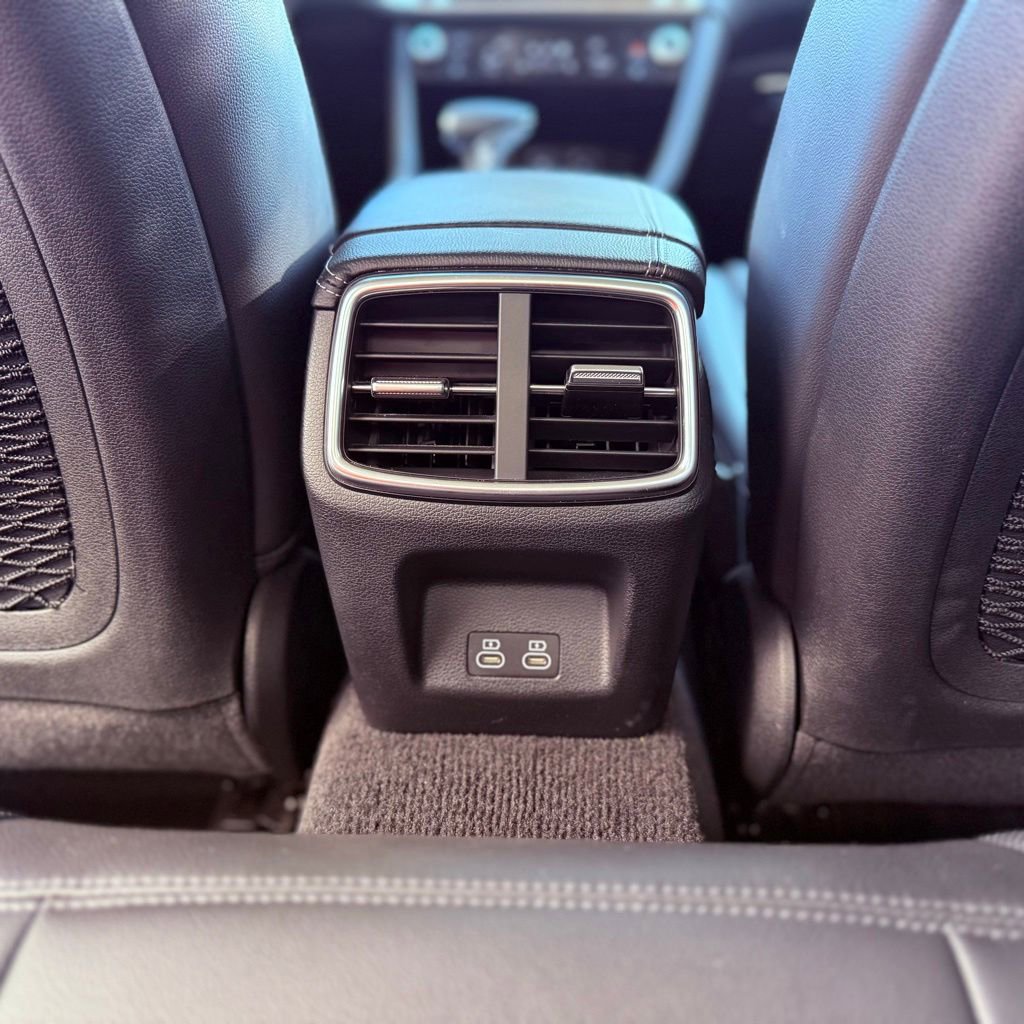 Used 2025 Genesis G70 2.5T RWD image 9