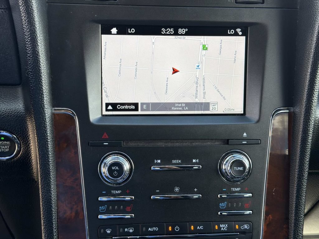 Used 2017 Lincoln Navigator Select RWD image 26