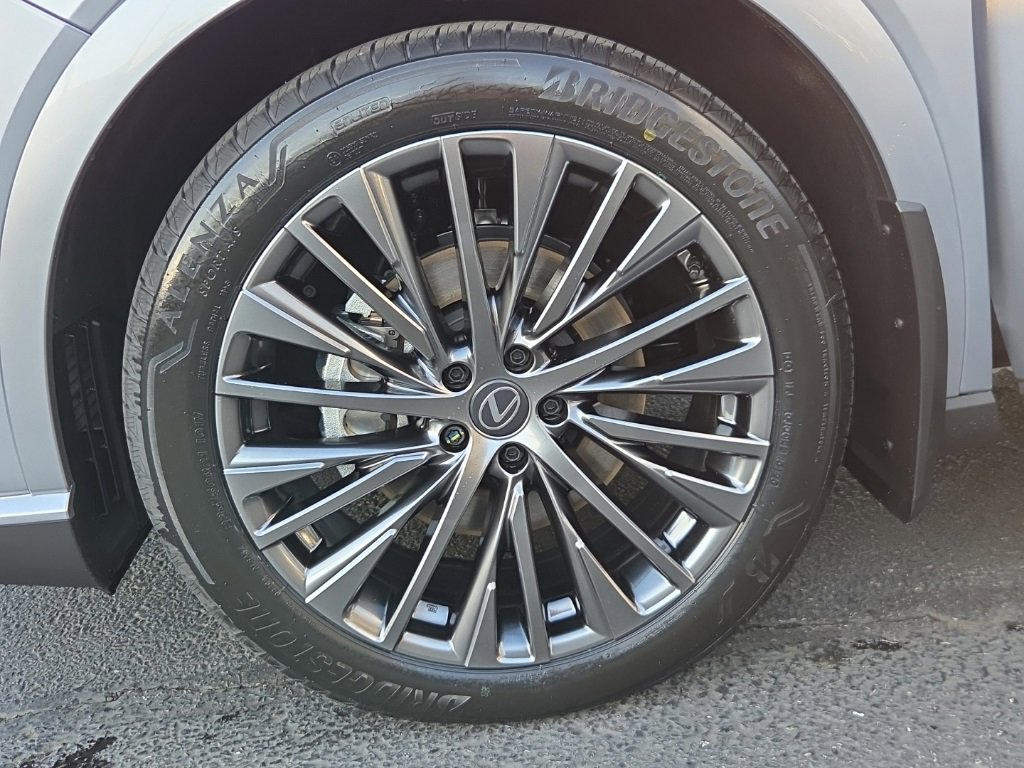 New 2026 Lexus RX 450h AWD image 28