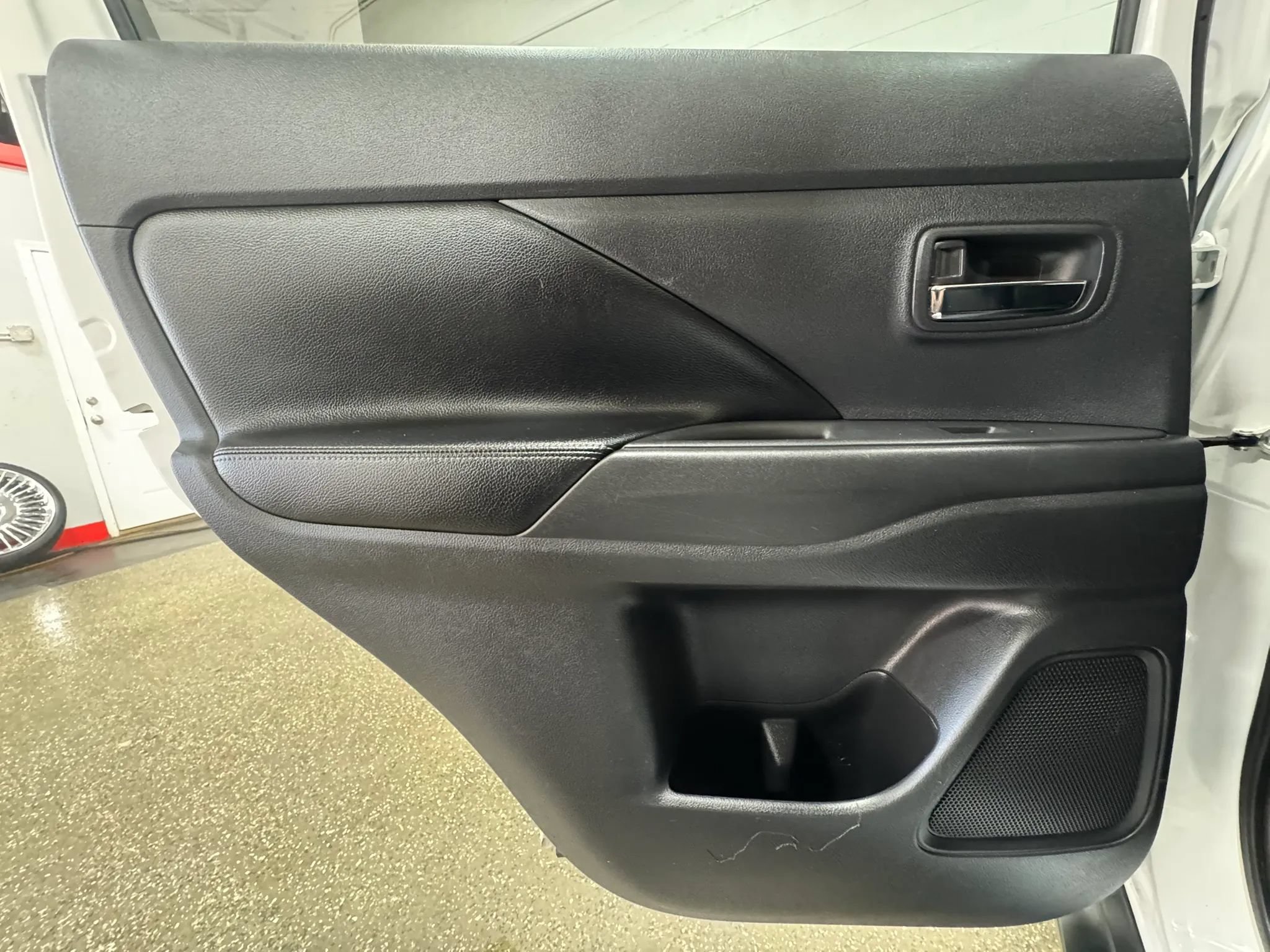 Used 2015 Mitsubishi Outlander SE FWD image 27