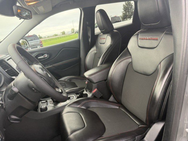 Used 2022 Jeep Cherokee Trailhawk w/ Sound & Nav Group AWD/4WD image 13