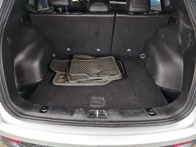 Used 2025 Jeep Compass Trailhawk image 17