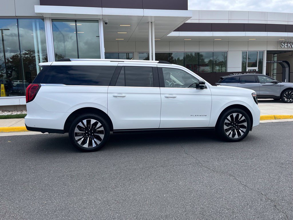 Certified 2025 Ford Expedition Max Platinum w/ Driver's Package AWD/4WD image 10