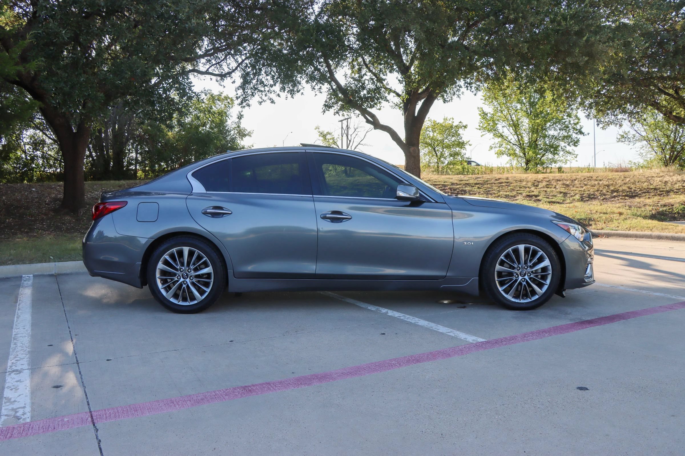 Used 2018 INFINITI Q50 Luxe RWD image 8