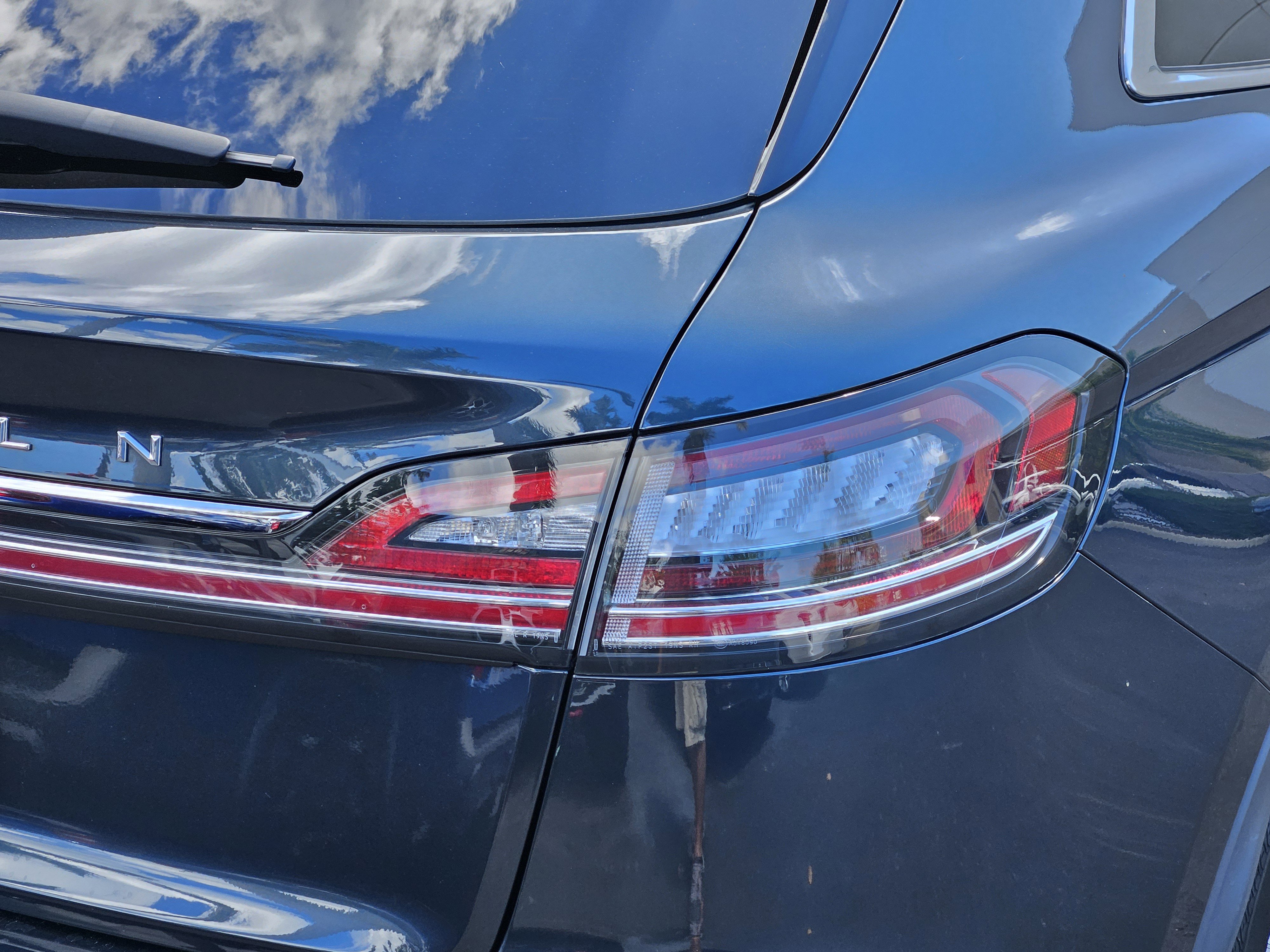 Used 2022 Lincoln Nautilus Reserve image 10