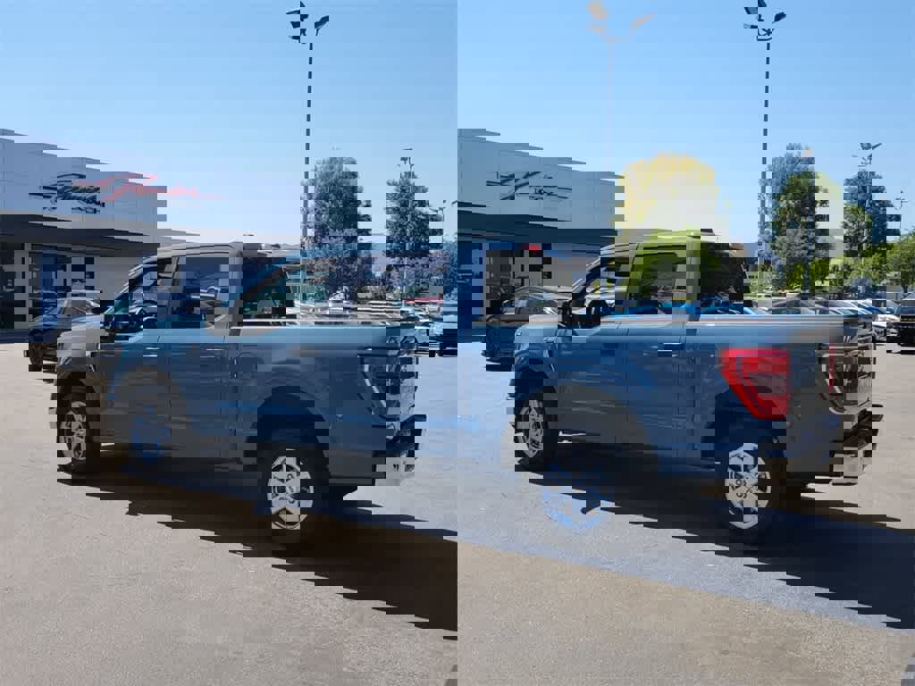 Used 2023 Ford F150 XLT image 3