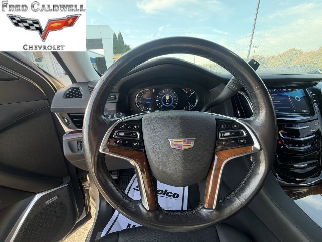 Used 2017 Cadillac Escalade Luxury AWD/4WD image 17