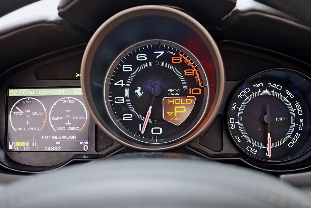 Used 2012 Ferrari California RWD image 17