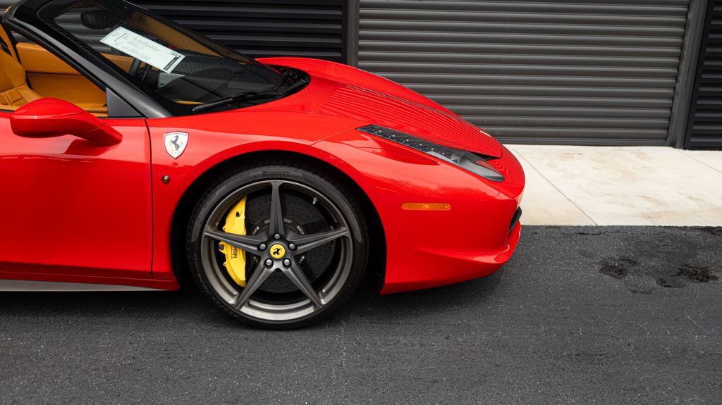 Used 2015 Ferrari 458 Spider RWD image 60