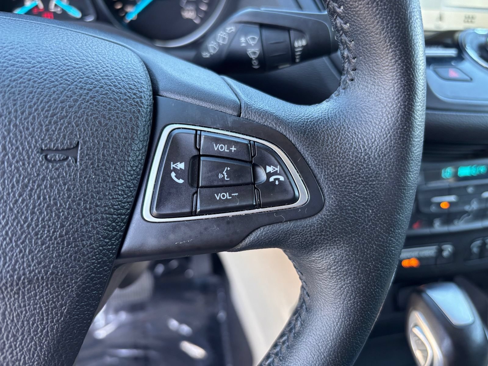 Used 2019 Ford Escape Titanium AWD/4WD image 25