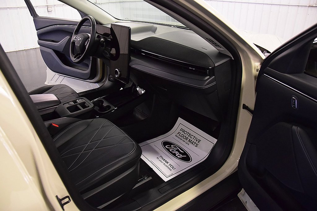 Used 2025 Ford Mustang Mach-E Select image 29