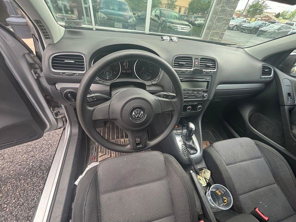 Used 2014 Volkswagen Golf 4-Door FWD image 7