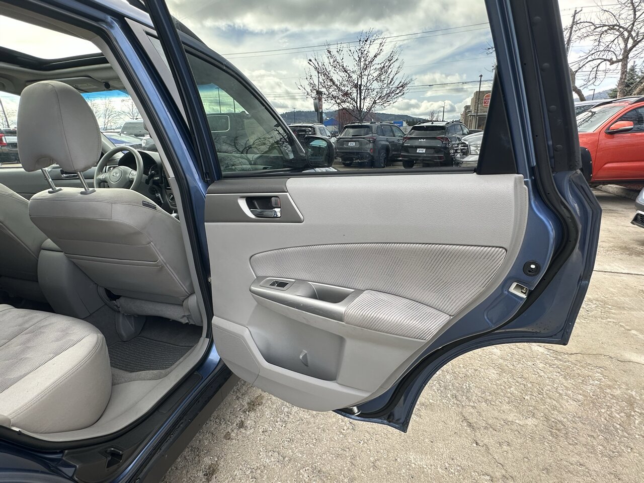 Used 2010 Subaru Forester 2.5X Premium AWD/4WD image 14
