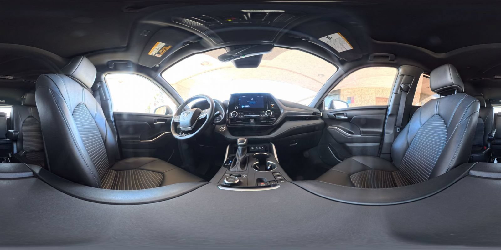 Used 2025 Toyota Highlander XSE AWD/4WD image 45