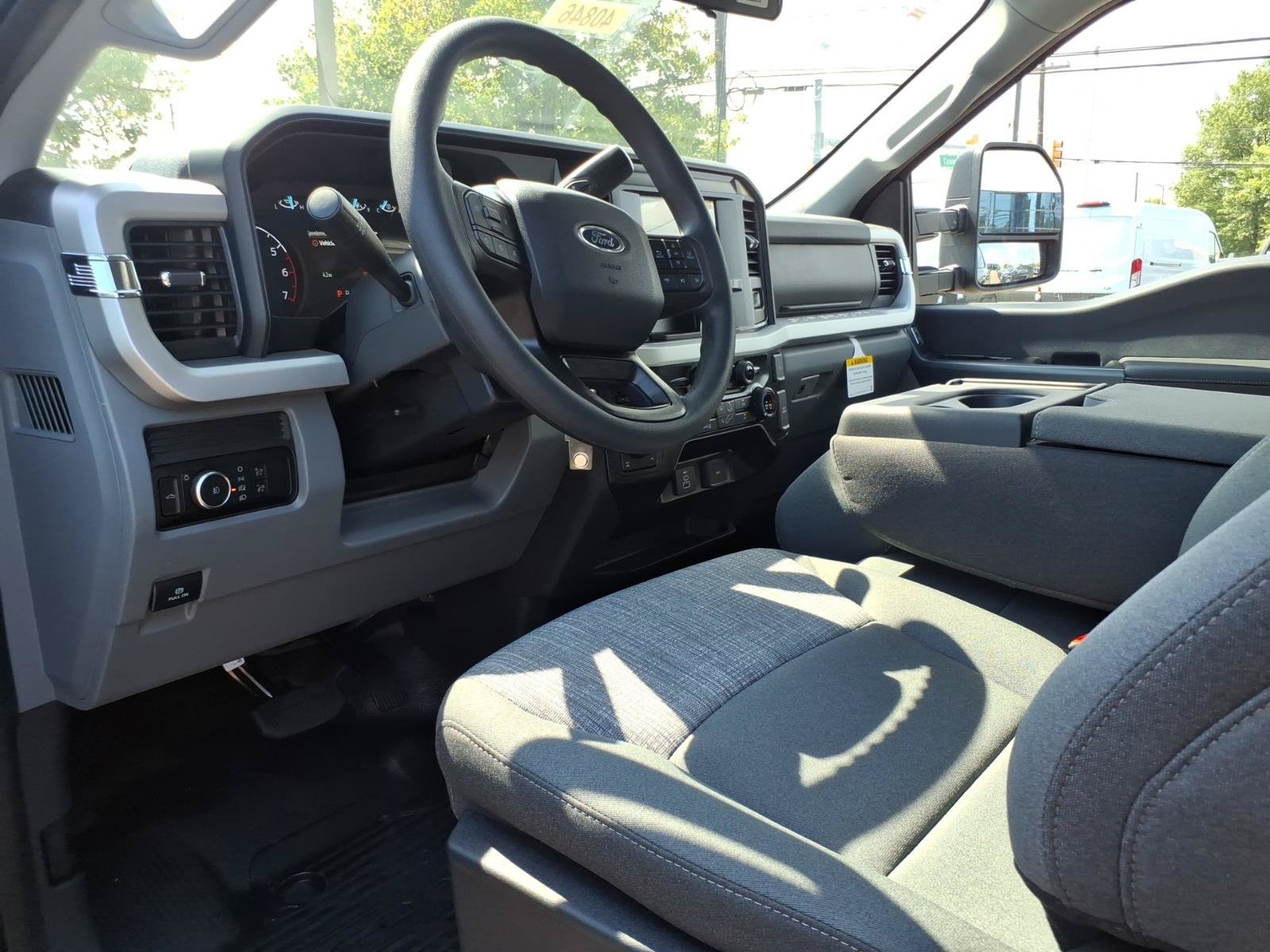 New 2026 Ford F250 XLT w/ FX4 Off-Road Package AWD/4WD image 11