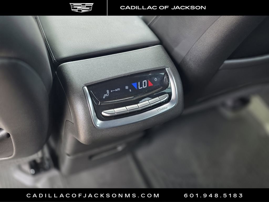 Certified 2025 Cadillac XT6 Luxury image 26