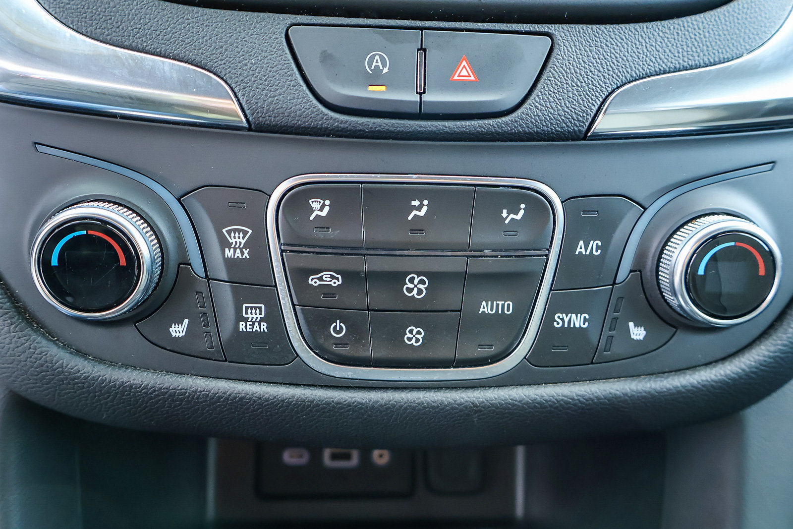 Used 2024 Chevrolet Equinox LT AWD/4WD image 6