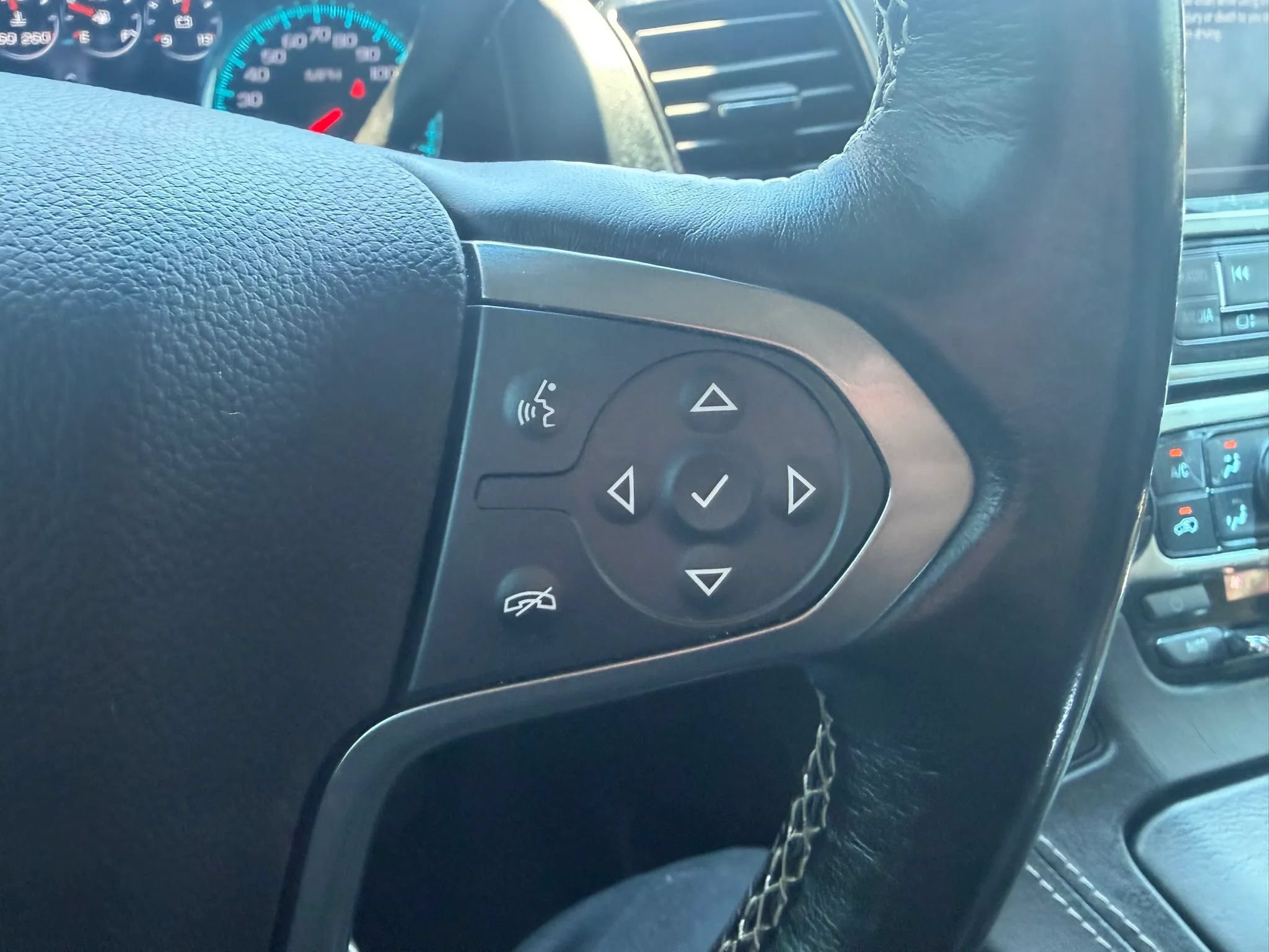 Used 2019 Chevrolet Tahoe Premier AWD/4WD image 14