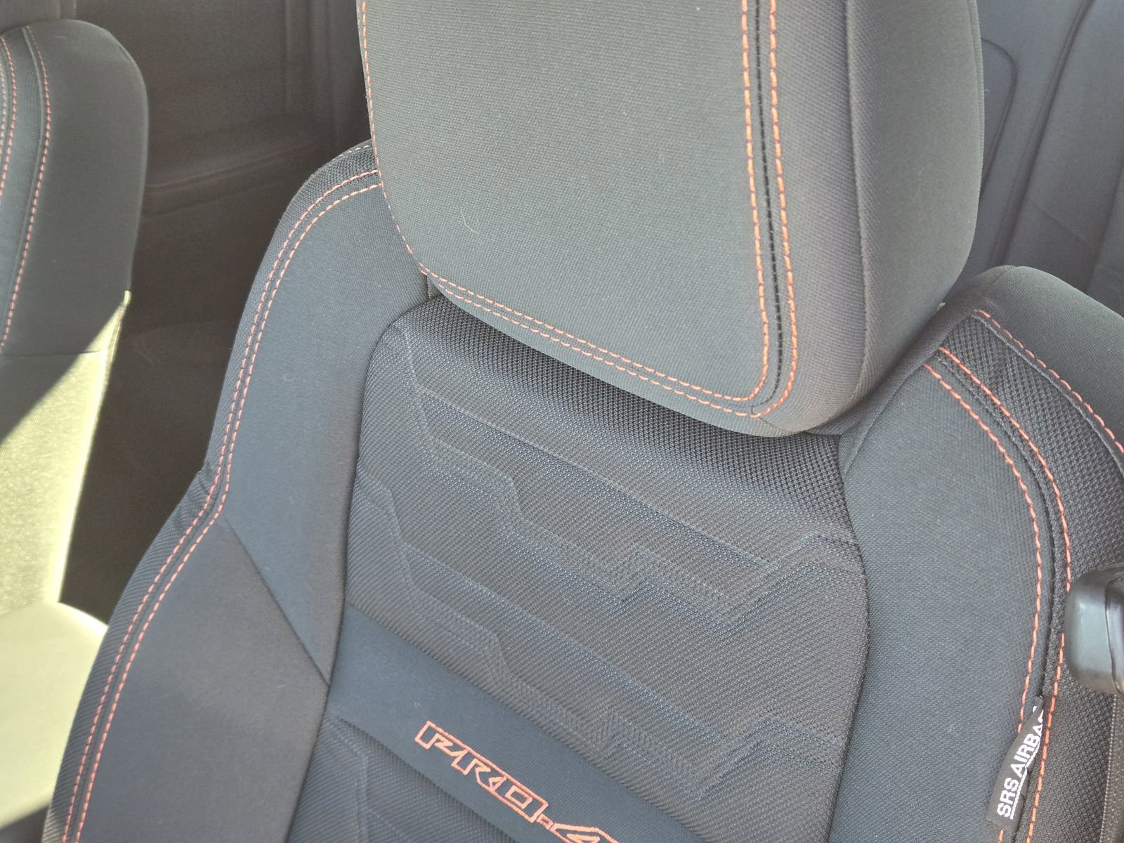 Used 2025 Nissan Frontier PRO-4X image 18