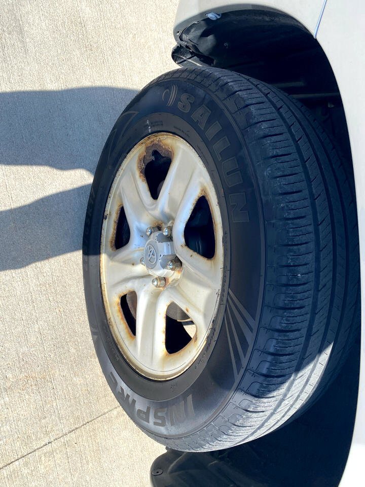 Used 2011 Toyota RAV4 4WD image 10