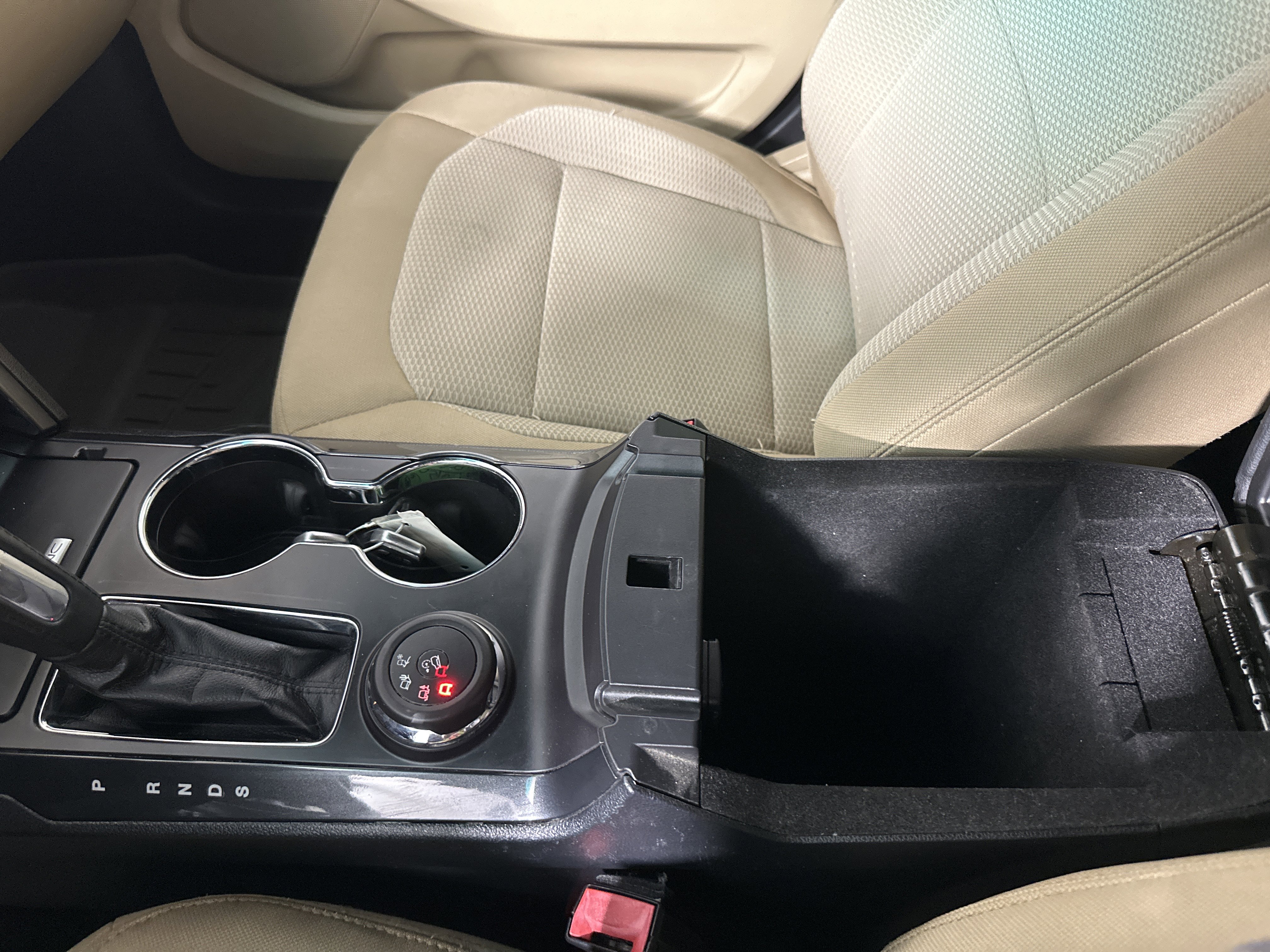 Used 2016 Ford Explorer XLT w/ Equipment Group 201A image 21