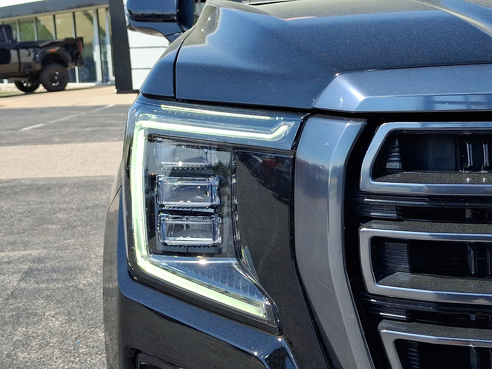 Certified 2023 GMC Yukon XL AT4 w/ AT4 Premium Package AWD/4WD image 11