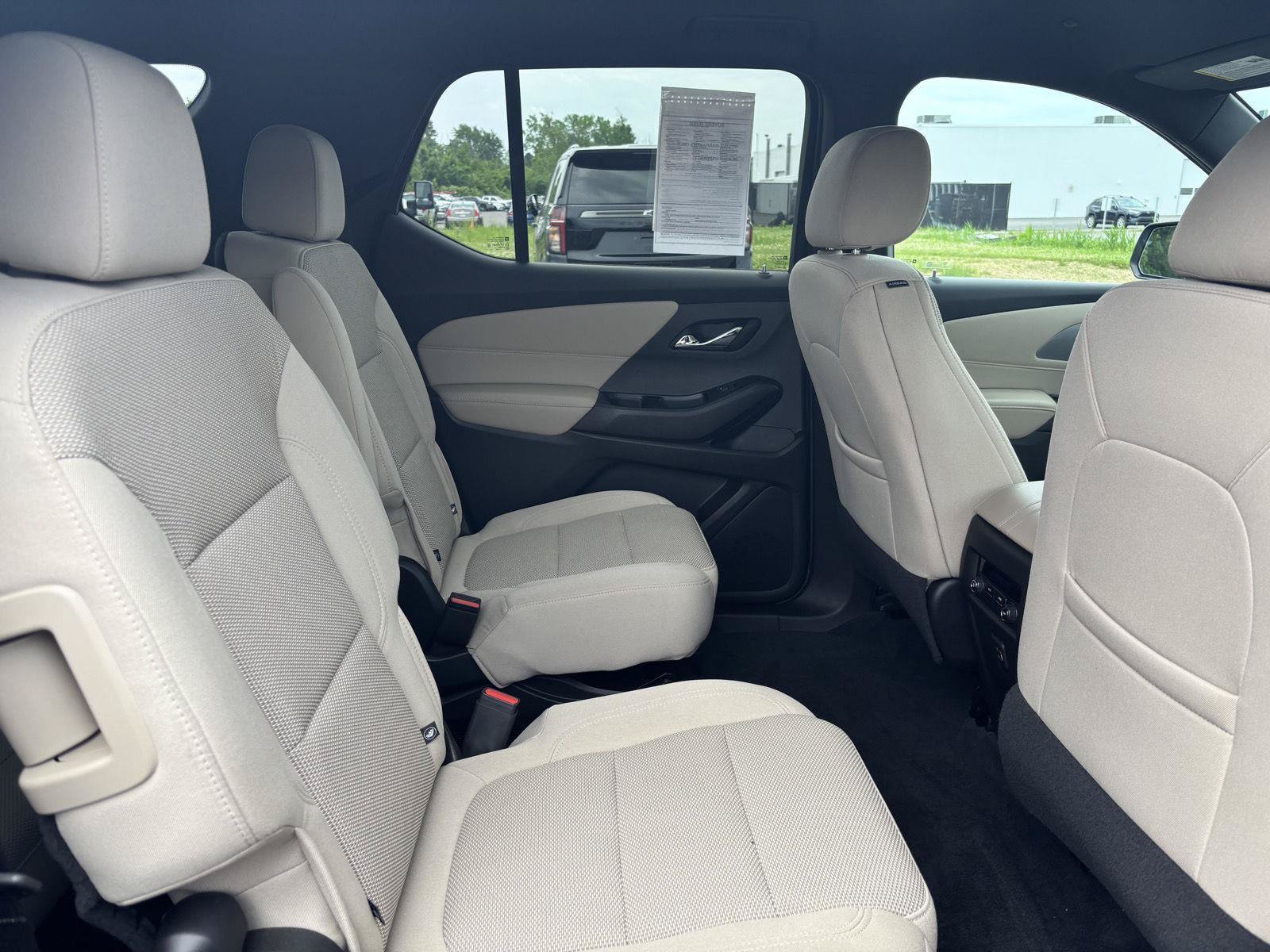 Used 2023 Chevrolet Traverse LT AWD/4WD image 37
