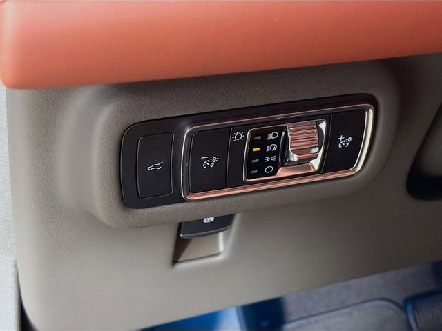 Certified 2025 Lincoln Nautilus Black Label image 12