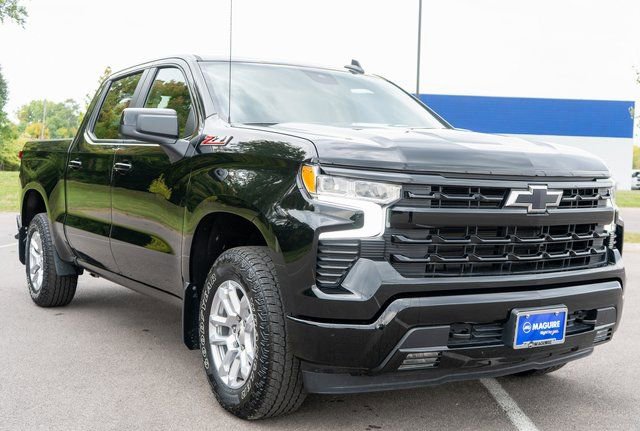 Used 2023 Chevrolet Silverado 1500 RST image 4