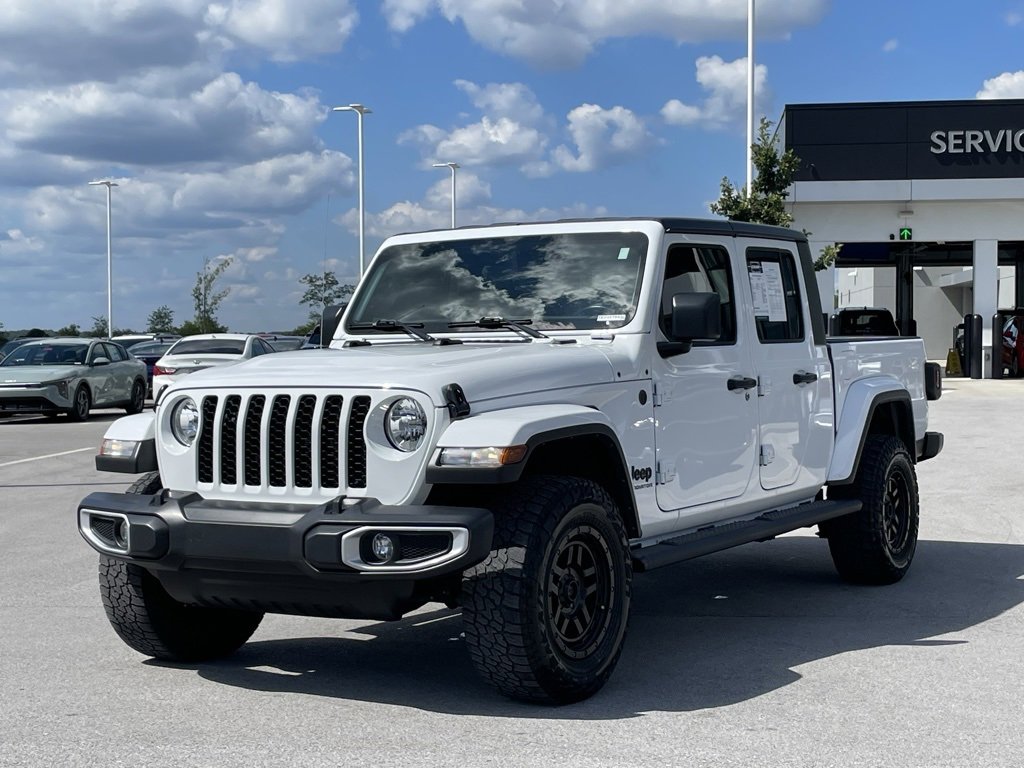 Used 2022 Jeep Gladiator Sport image 3