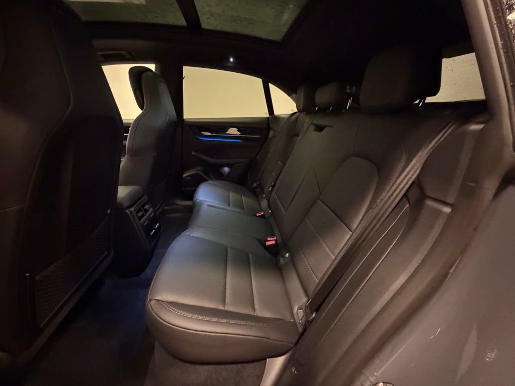 New 2025 Porsche Macan 4S Electric AWD/4WD image 16