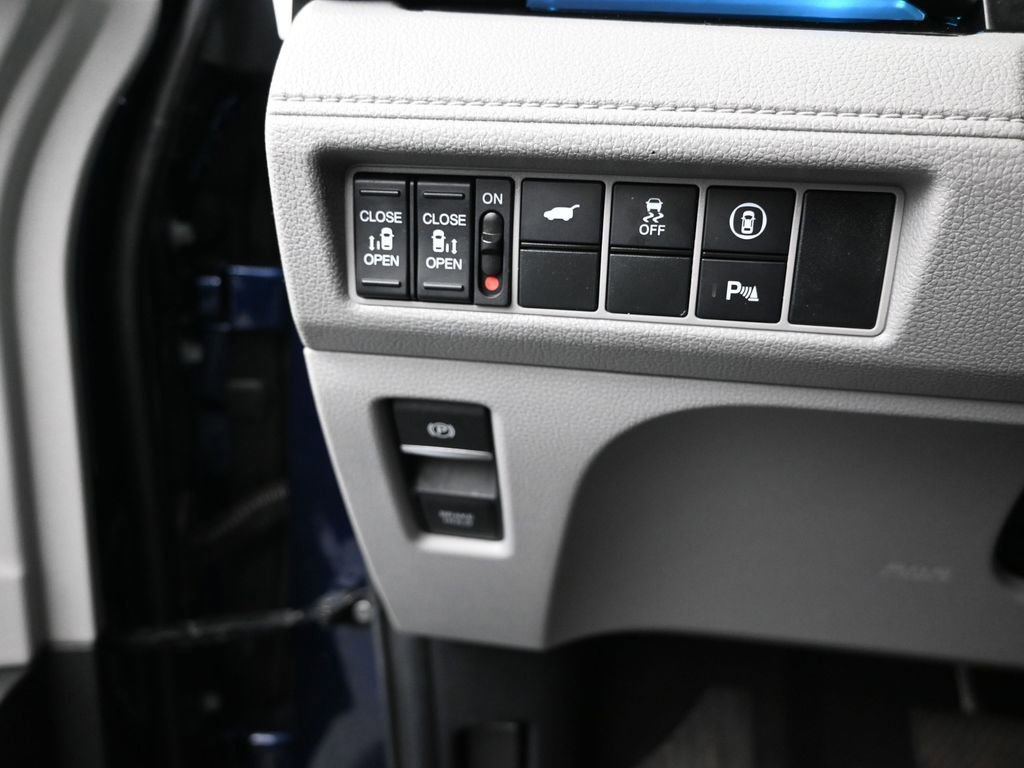 Certified 2024 Honda Odyssey Touring image 23