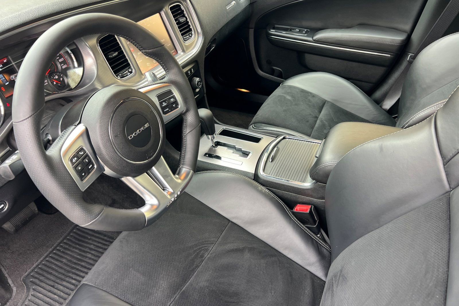 Used 2014 Dodge Charger SRT8 Super Bee w/ Satin Vapor Edition image 10