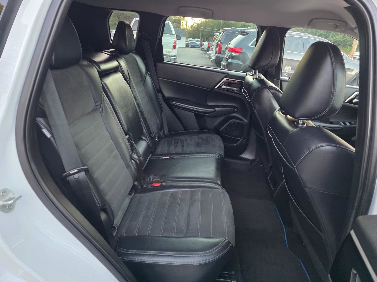 Used 2023 Mitsubishi Outlander Ralliart image 16