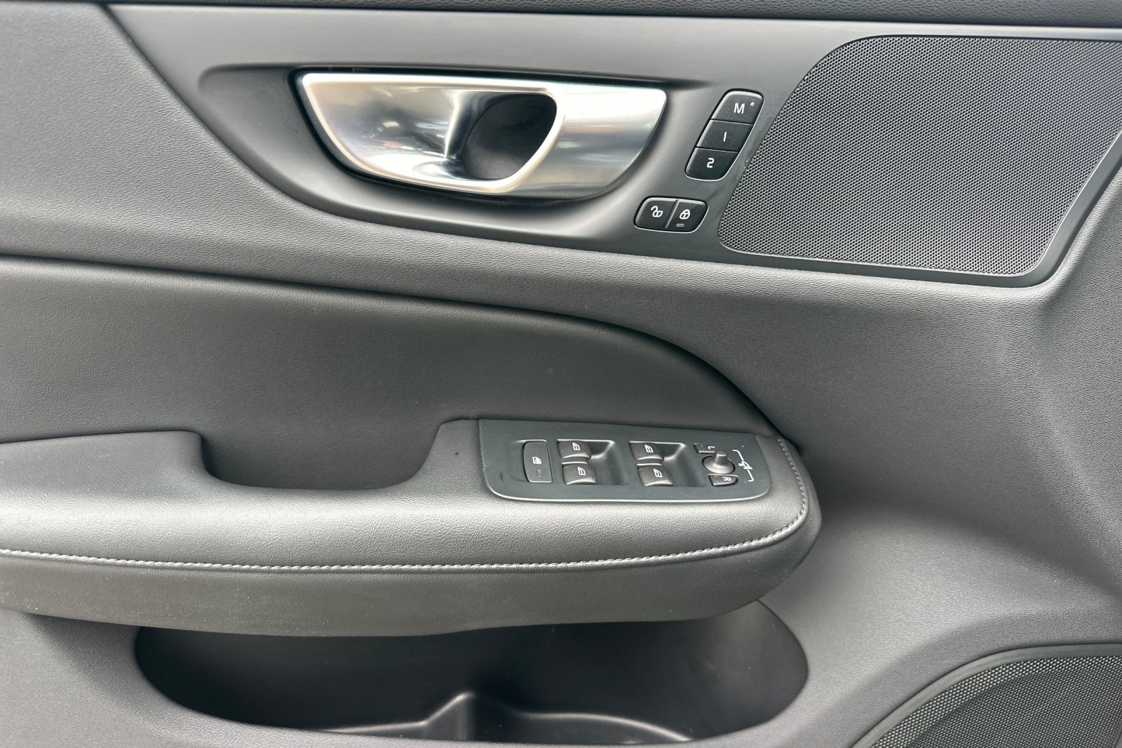 Certified 2025 Volvo S60 B5 Core FWD image 11