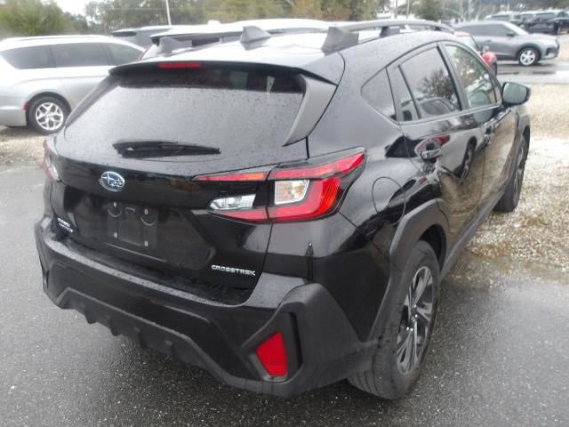 Used 2024 Subaru Crosstrek 2.0i Premium image 4