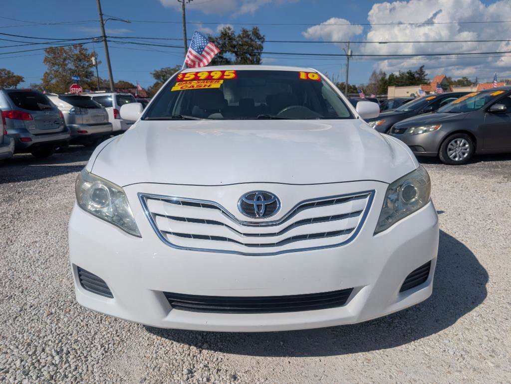 Used 2010 Toyota Camry LE image 2