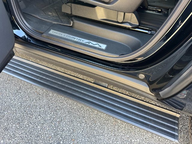 New 2026 Chevrolet Suburban High Country AWD/4WD image 16