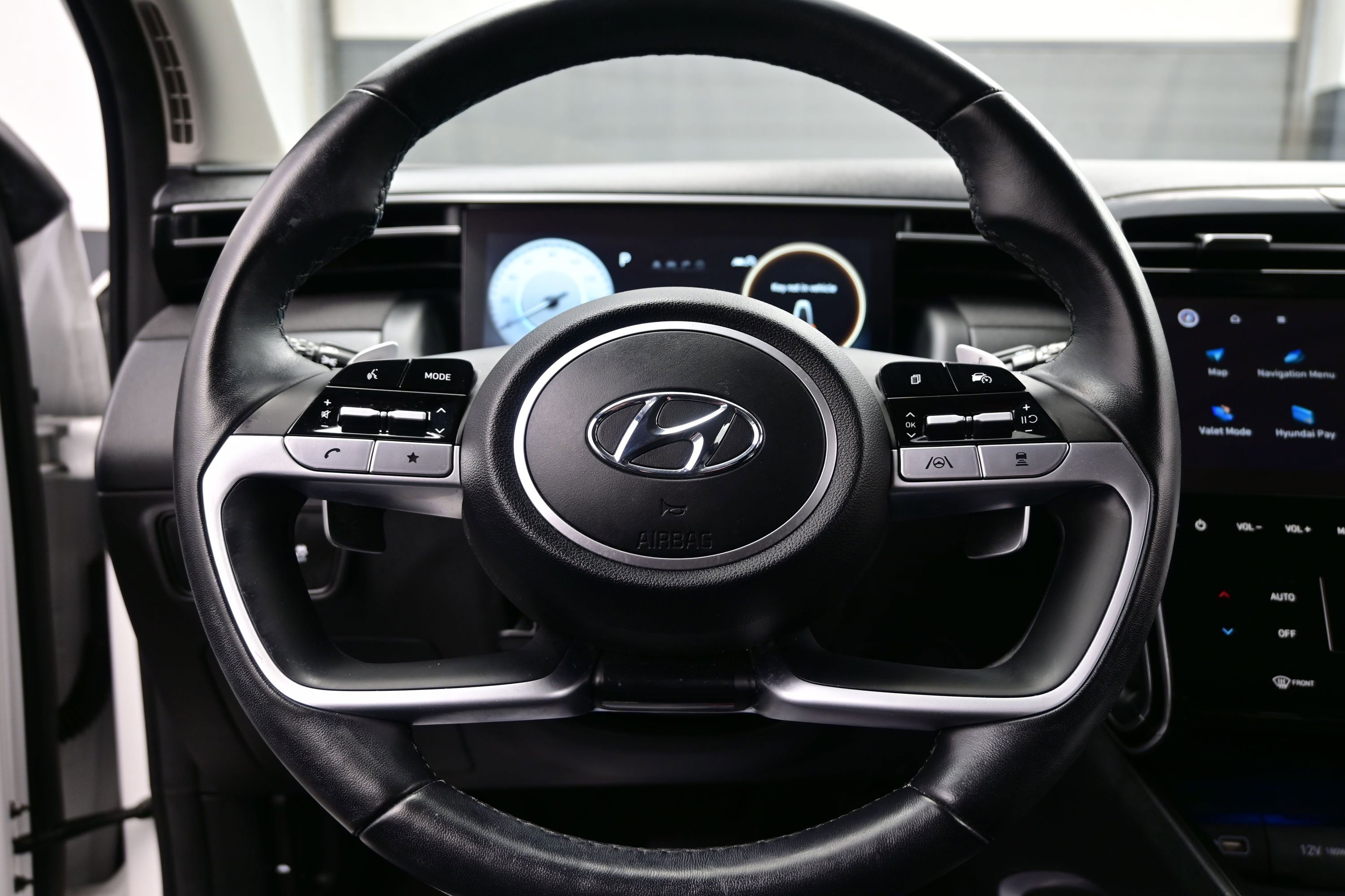 Certified 2023 Hyundai Tucson Limited AWD/4WD image 25