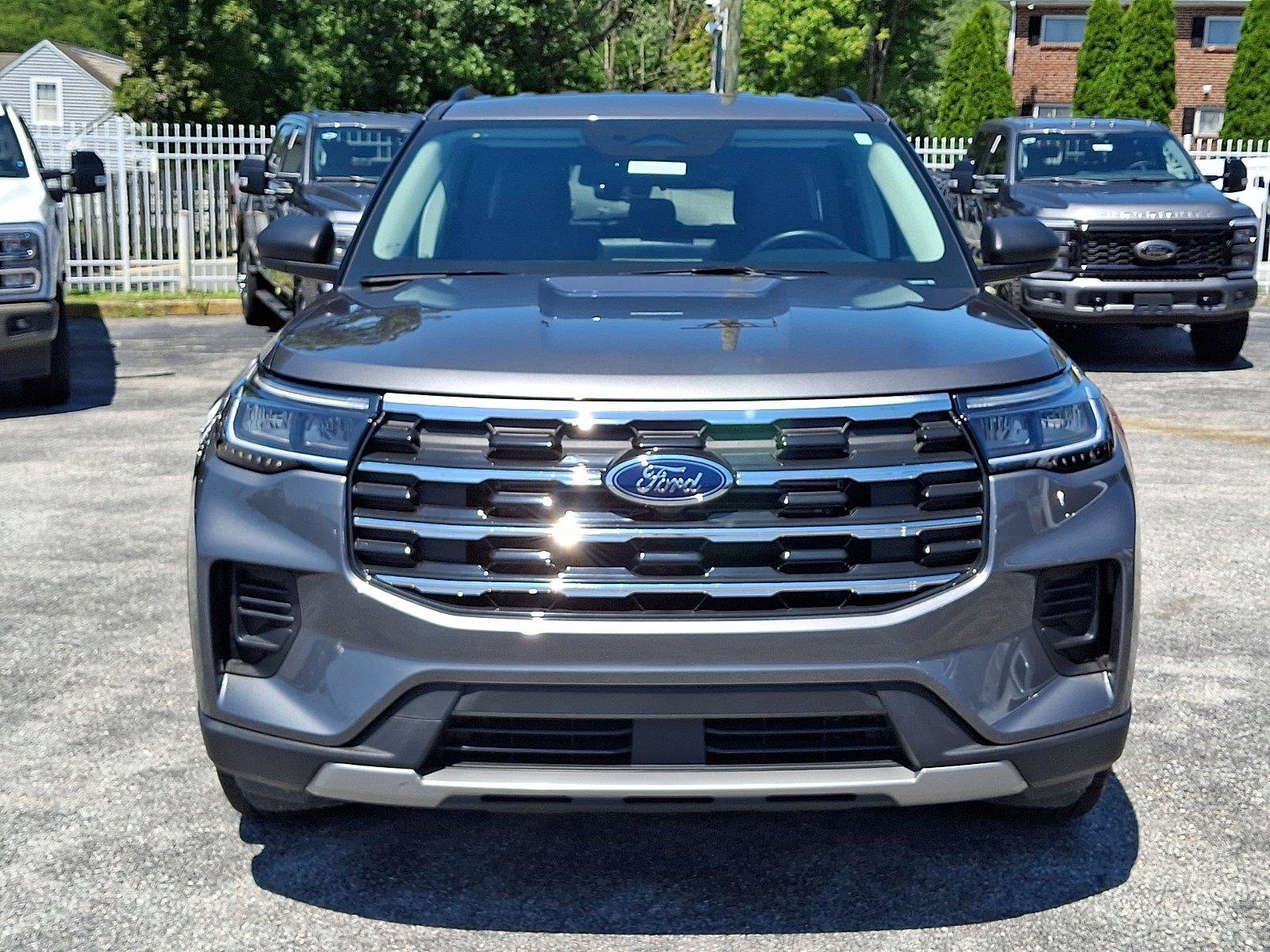 Certified 2025 Ford Explorer Active AWD/4WD image 2