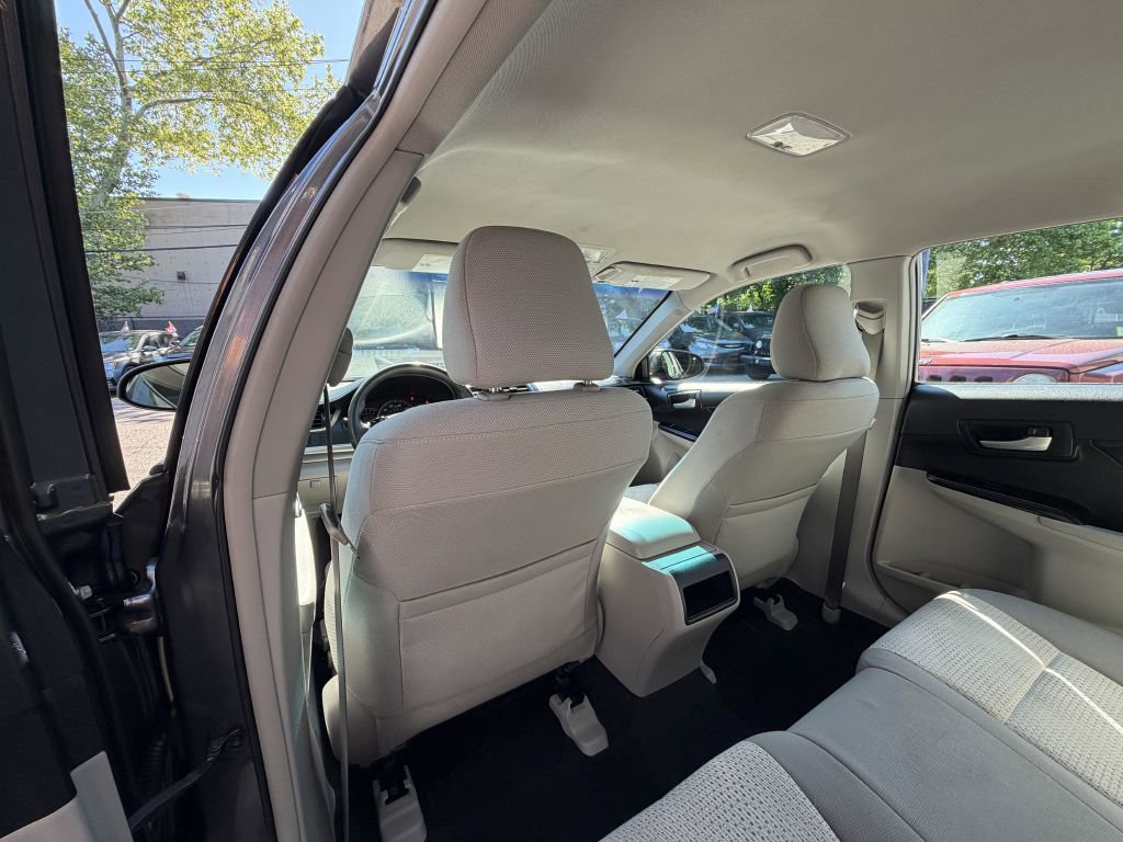 Used 2014 Toyota Camry LE FWD image 14