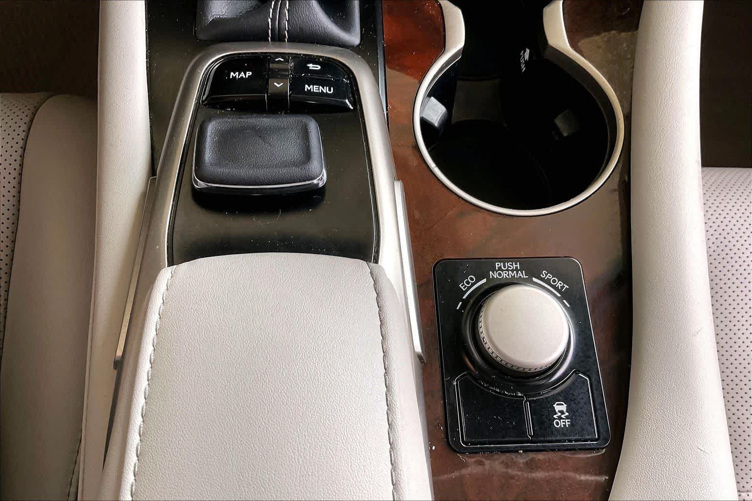Used 2019 Lexus RX 350 FWD w/ Navigation Package image 33