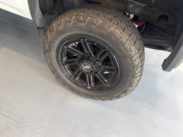 Used 2019 GMC Sierra 2500 SLT w/ Duramax Plus Package AWD/4WD image 3