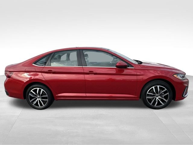 Used 2026 Volkswagen Jetta SE FWD image 6