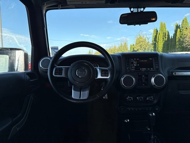Used 2017 Jeep Wrangler Unlimited Rubicon AWD/4WD image 19