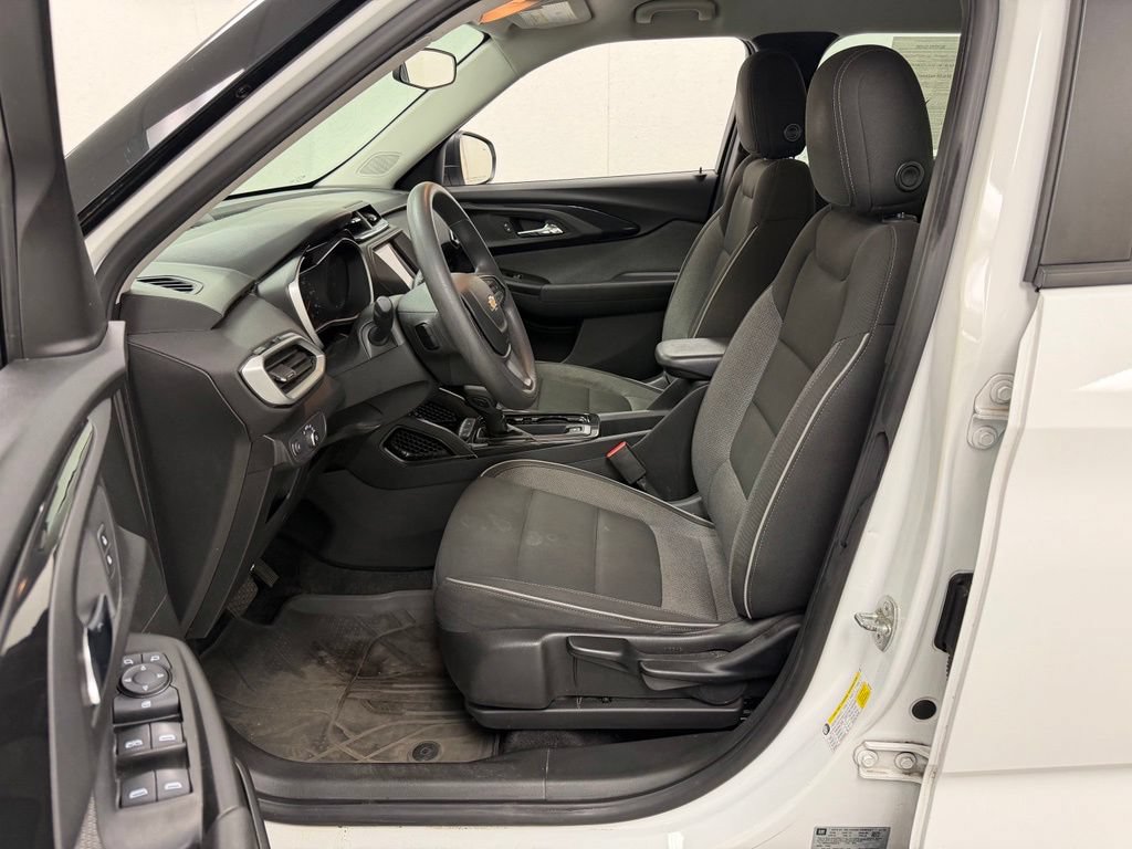 Used 2021 Chevrolet TrailBlazer LS FWD image 17